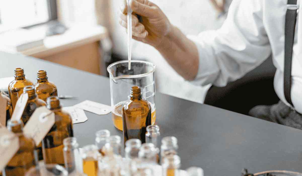 6 Ingredients to Avoid Combining in Skincare If You Don’t Want to Get Irritated